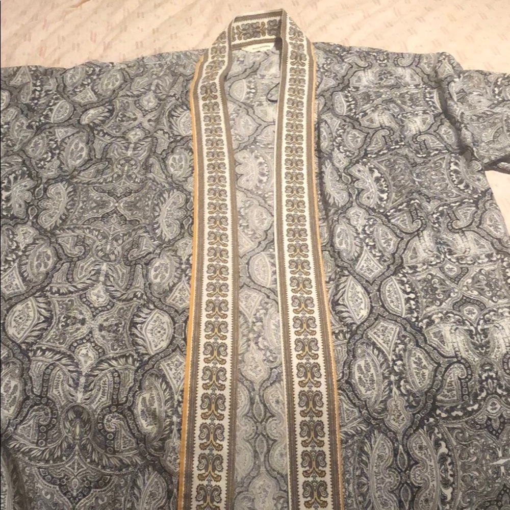 Black and yellow printed kimono